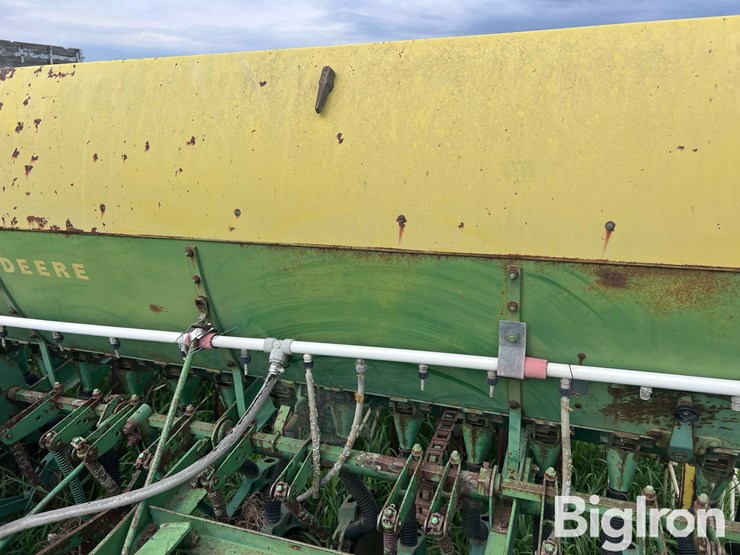 john-deere-200-image-16