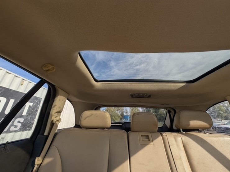 2010-ford-edge-image-38
