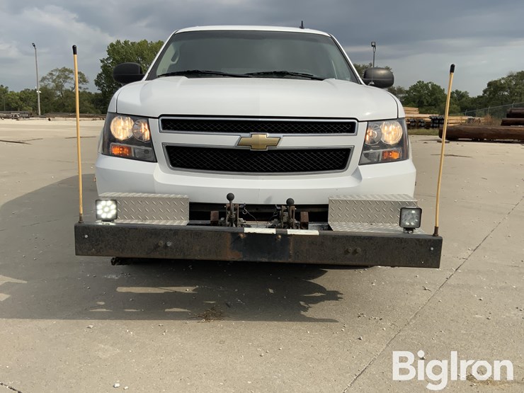 2008-chevrolet-suburban-2500-ls-image-2