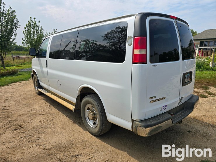 2011-chevrolet-express-3500-image-7