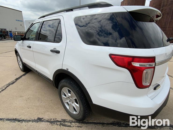 2014-ford-explorer-image-10