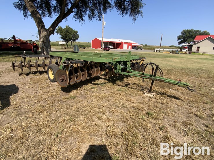 john-deere-310-image-3