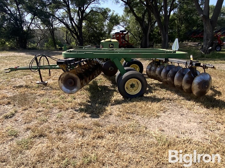 john-deere-310-image-8