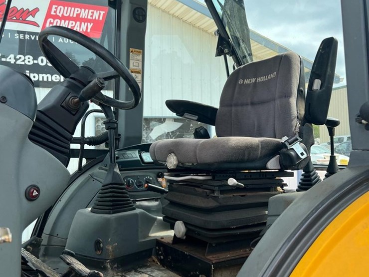new-holland-b95-image-25