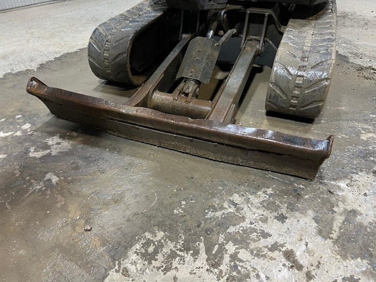 bobcat-e32-image-11