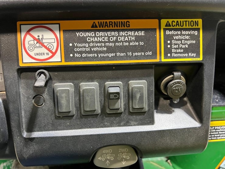 john-deere-gator-image-21