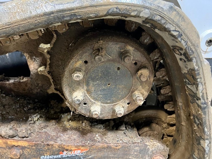 2016-bobcat-t870-image-14
