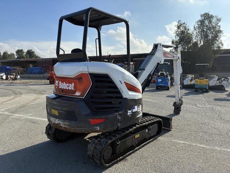 2024-bobcat-e32-image-3