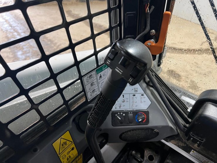 2023-bobcat-s450-image-21