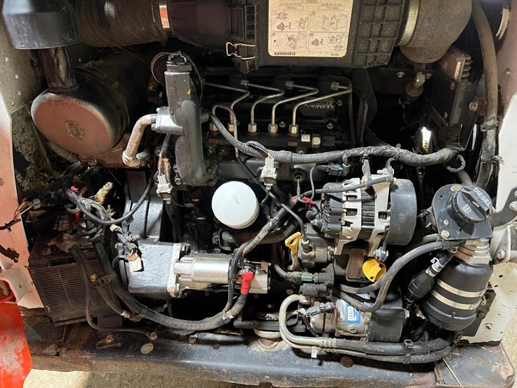 2017-bobcat-s570-image-15