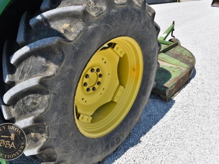 2017-john-deere-6120e-image-25