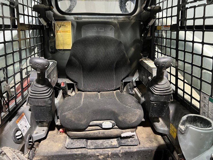 2023-bobcat-t770-image-21