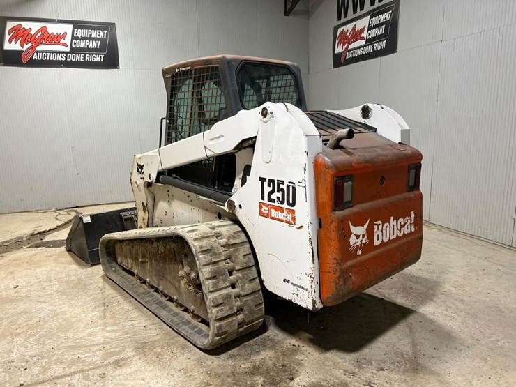 2006-bobcat-t250-image-3
