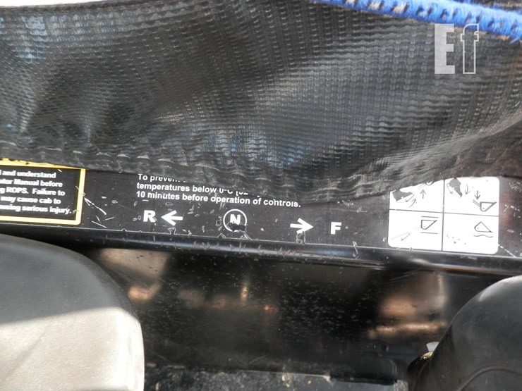 deere-320-image-10