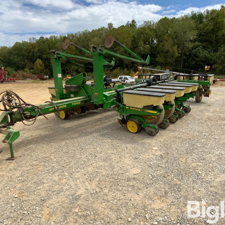 JOHN DEERE 7200