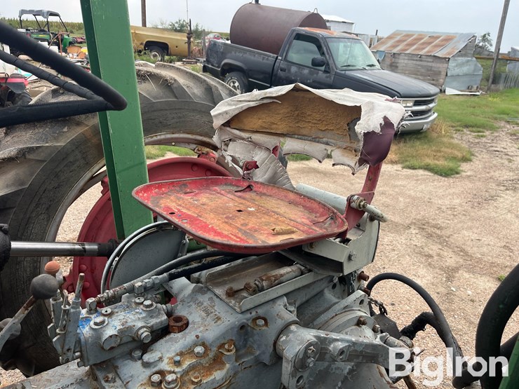 1963-massey-ferguson-65-image-12