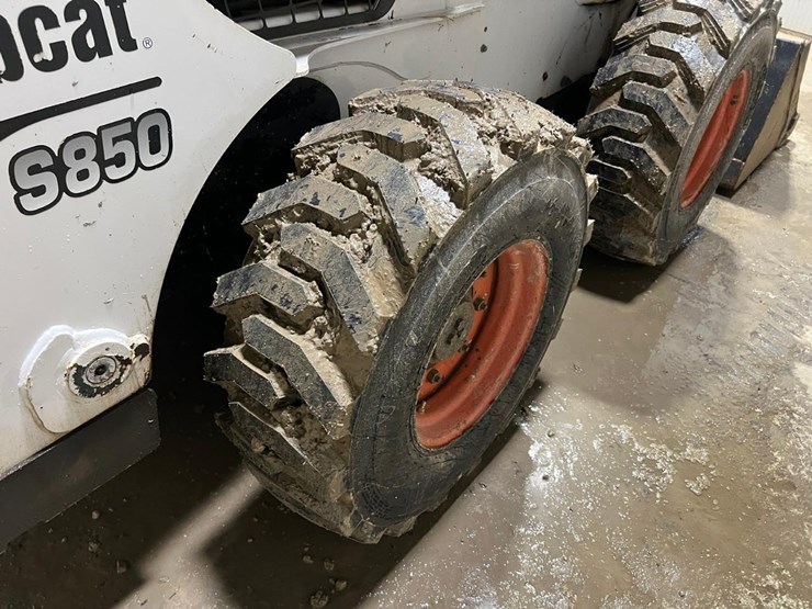 2021-bobcat-s850-image-15