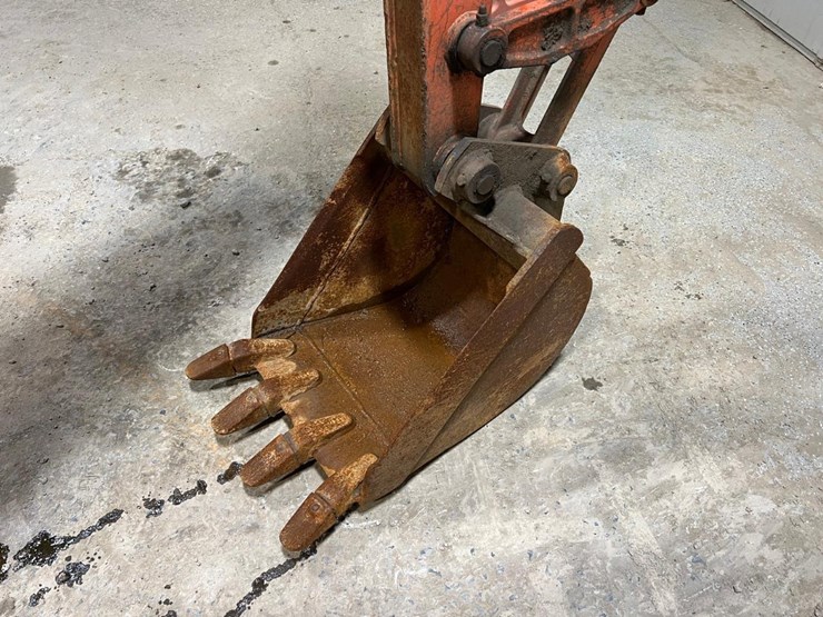 2002-kubota-l35-image-16