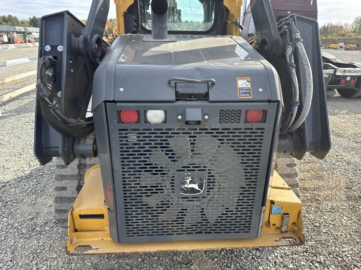 deere-331g-image-24