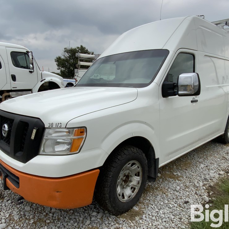 2017 NISSAN NV2500