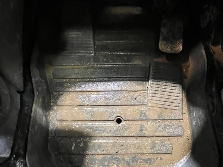 2019-caterpillar-259d-image-31