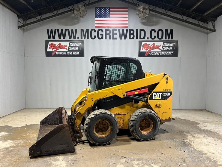 caterpillar-236d-image-1