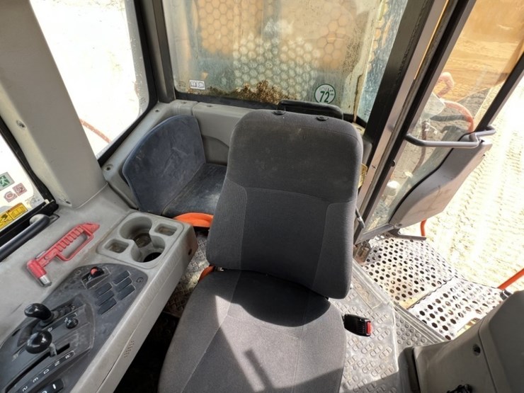 2020-volvo-a60h-image-34