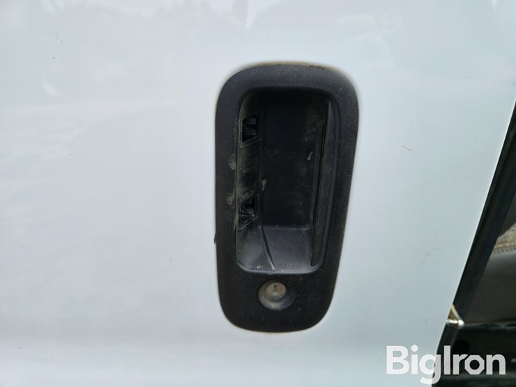 2011-chevrolet-express-3500-image-14