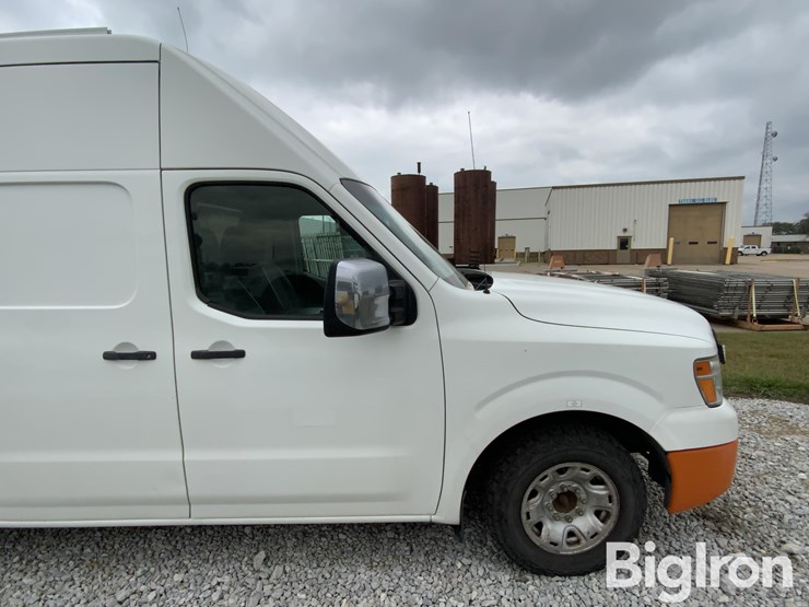 2017-nissan-nv2500-image-14
