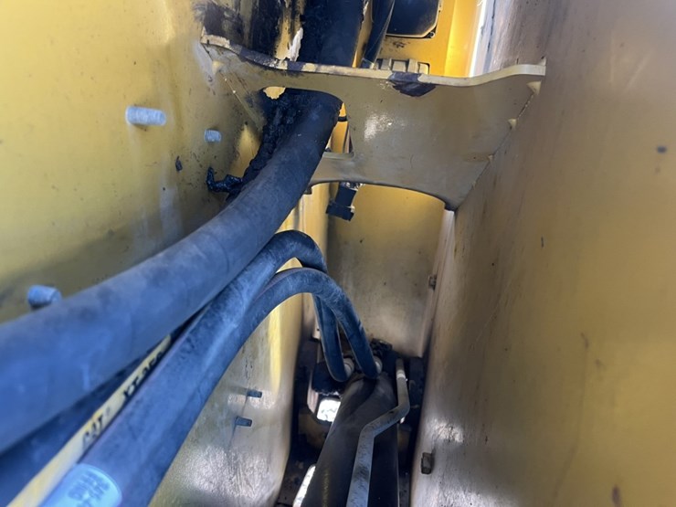 2012-caterpillar-272d-image-22