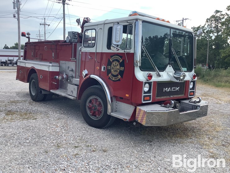 1981-mack-fire-apparatus-image-3