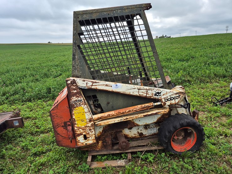 bobcat-310-image-1