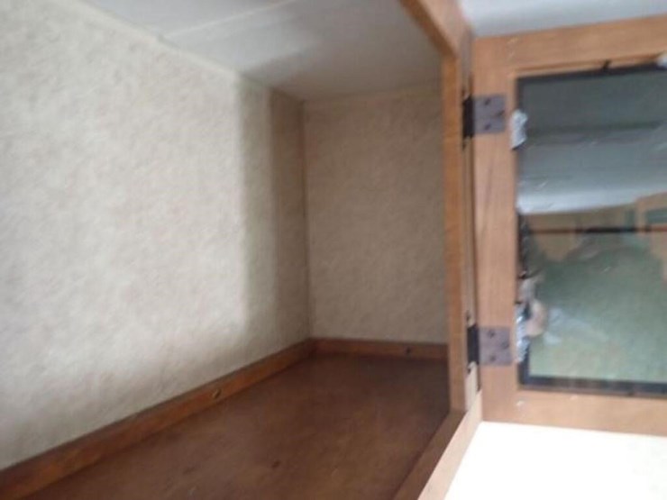 2012-skyline-nomad-t/a-travel-trailer-1se200r21cf0-image-52