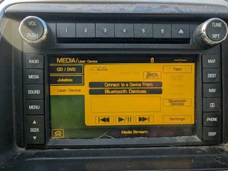 2010-ford-edge-image-33