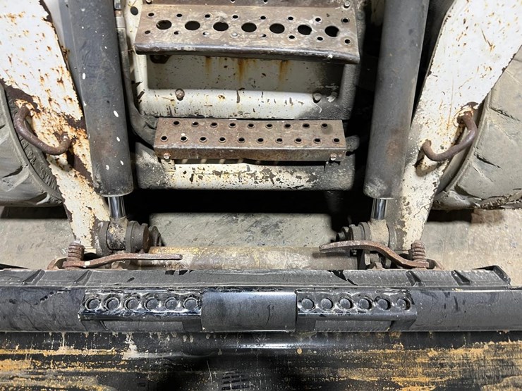bobcat-s330-image-10