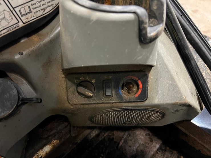 2015-bobcat-t550-image-24