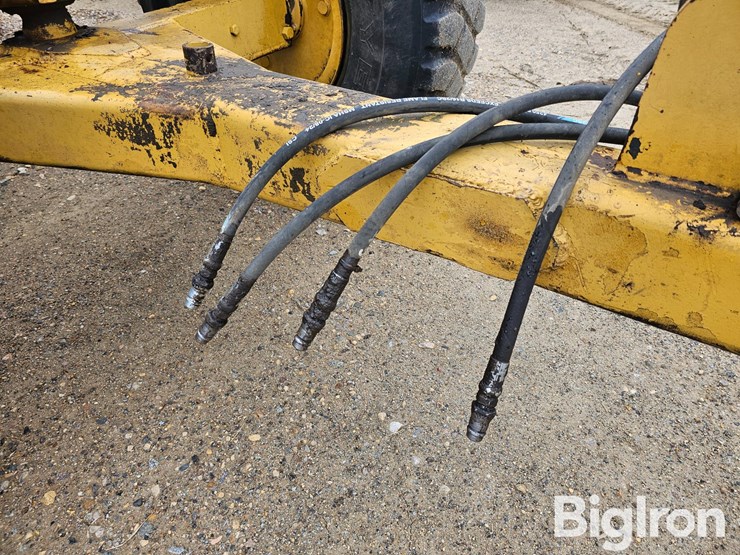 caterpillar-60-image-16