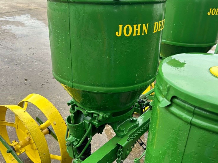 john-deere-2r-image-2