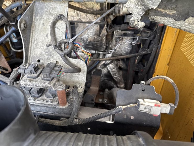 deere-331g-image-27