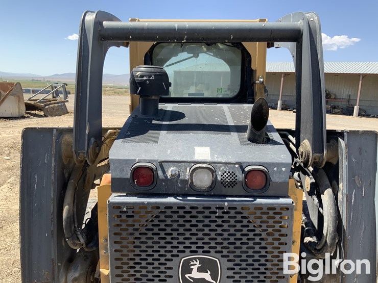 2011-deere-332d-image-9
