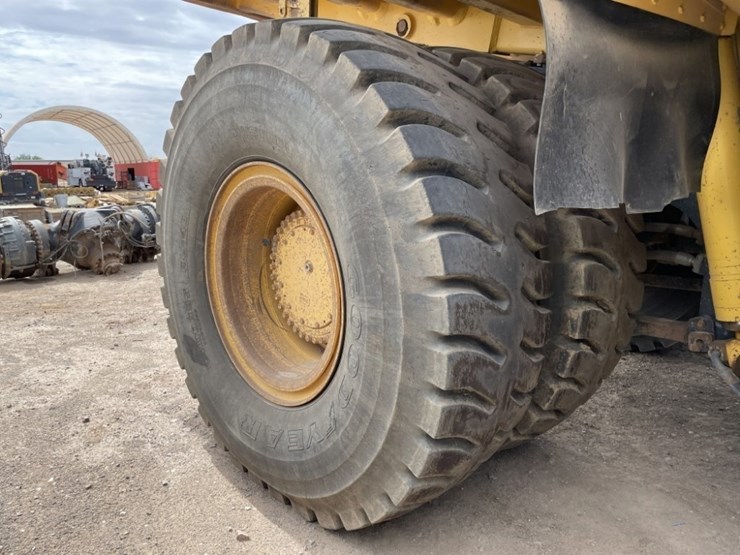 2015-komatsu-hd605-7e0-image-13