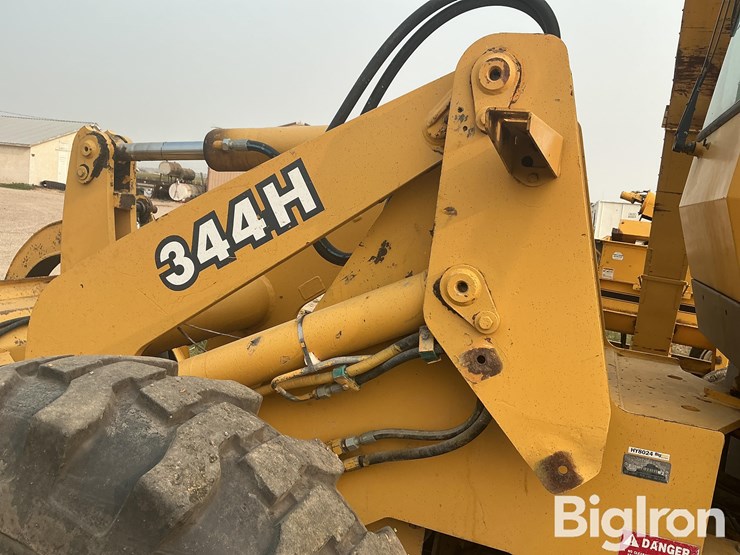 2000-deere-344h-image-16