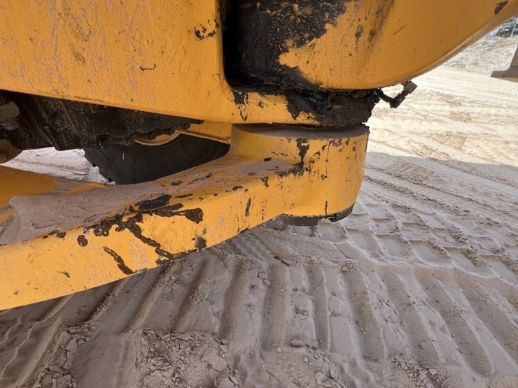 2020-volvo-a60h-image-14