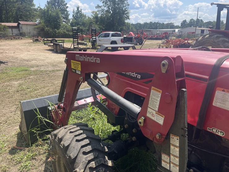 2019-mahindra-4540-image-8