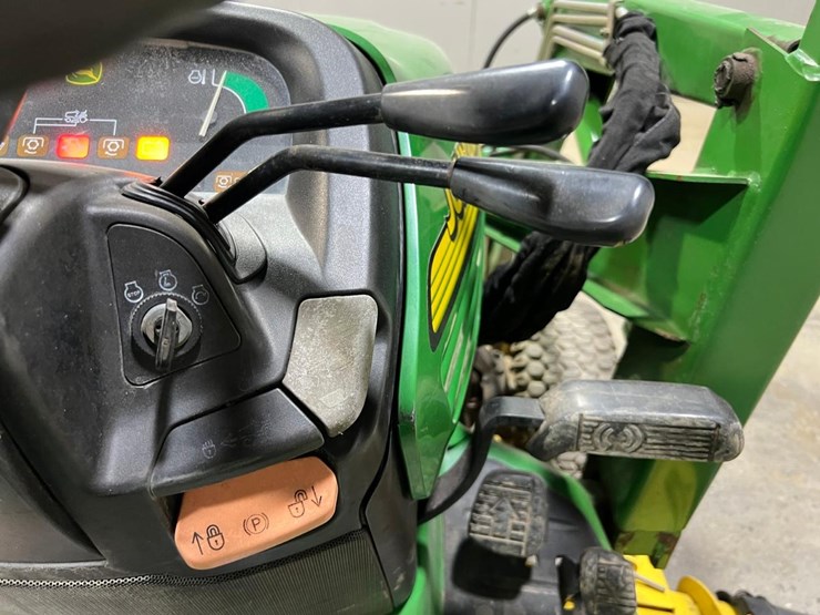john-deere-5.5-image-25