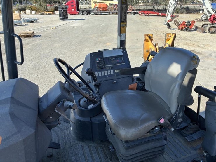 2015-deere-710k-image-19