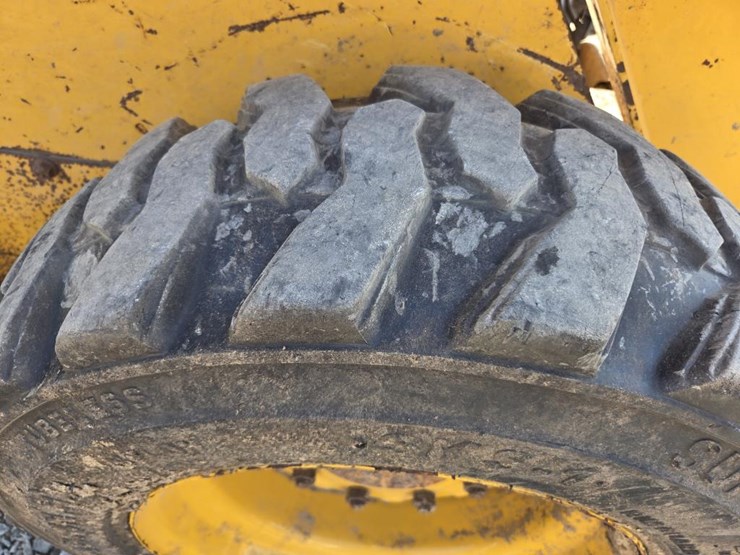 john-deere-250-image-44