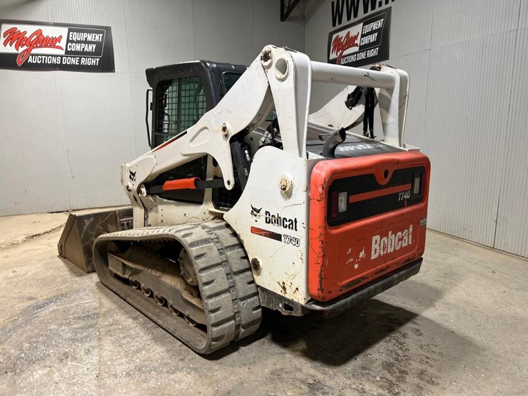 2016-bobcat-t740-image-3