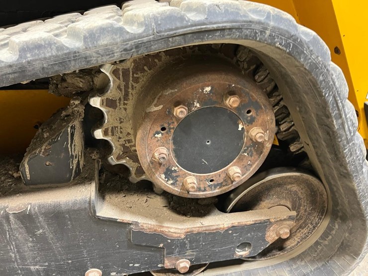 2023-jcb-3ts-8t-image-15