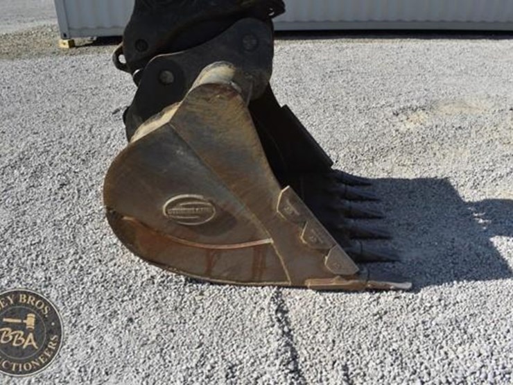 2014-komatsu-pc210-10-image-34